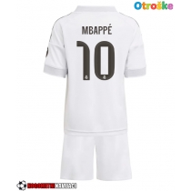 Otroške Nogometnih dresov Real Madrid Kylian Mbappe #10 Domači 2025-26 Kratki rokavi (+ hlače)